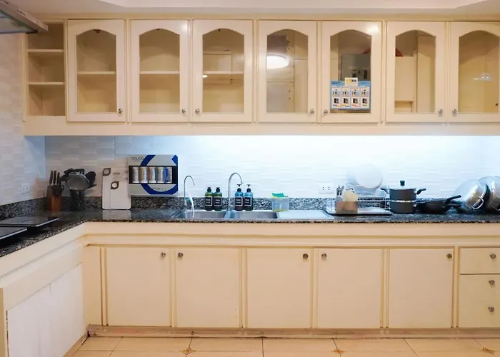 Makati Altean Holiday home